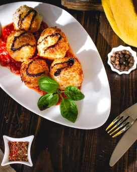 Блюдо фарфоровое купить